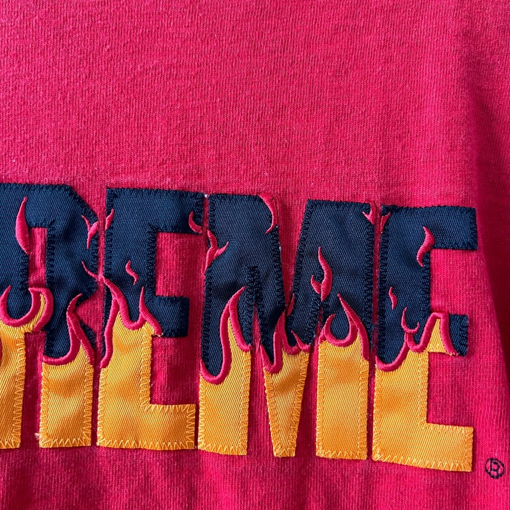 Supreme men’s  Red Graphic T-Shirt the fire design - Picture 3 of 5